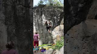 Video thumbnail of Stone bridge, 6b. La Riba