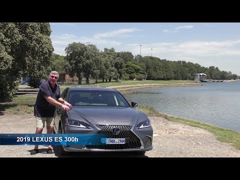 2019 LEXUS ES 300h luxury mid size HYBRID Saloon driven and rated
