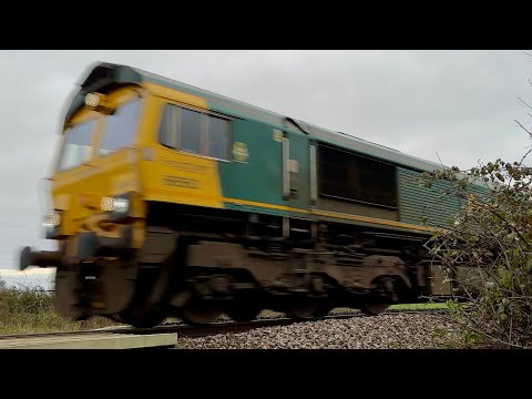 FL Class 66 passing Great Park LC, RBL, 16/12/2024 | Boom Trainspots