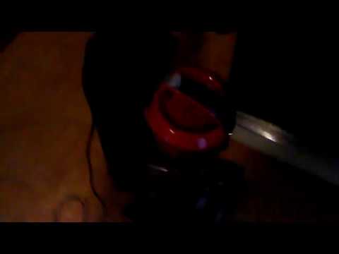 VACUUMING MY MOM'S ROOM AND THE KITCHEN WITH THE HOOVER!!!!!!!!!