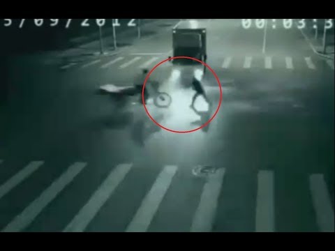 Real life Speedster captured in CCTV || The Flash does exist 😱