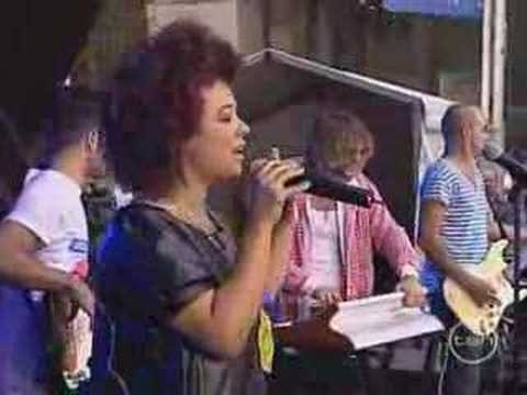 Sneaky Sound System - UFO (live on Video Hits)