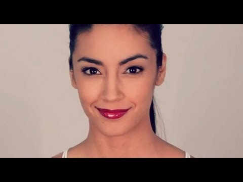 Hot 5 Minute Look: Perse Pout - a Make Up Tutorial Video by Robert Jones