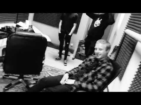 06. Szulcbwoy/Spontan- Halo, halo ŁDZ Prod. Jeleń feat. Jeleń, Andy/ Skrecze Dj. Avens