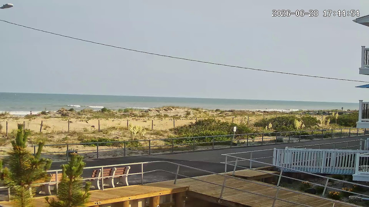 Live webcam view of Sea Isle City Promenade at 34th Street