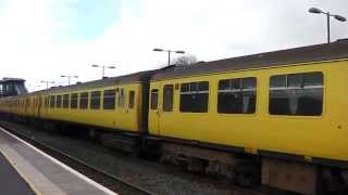 preview picture of video 'NIR Class 80 Thumper arrives and departs Portadown'