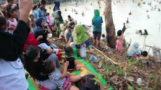 preview picture of video 'Wakil Bupati Lahat dan Kepala Desa Gedung Agung lagi menyaksian Festival Nangguk di Tebat Lempaung'