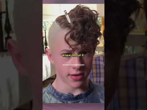 Modern Family 6x16 -The entire family is talking on facetime and Luke is getting a mohawk #sitcom