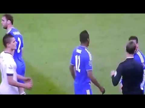 Crazy Erik Lamela Stomps Cesc Fabregas' Hand 02.05.2016