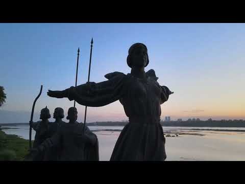 "This Majestic Land" for Ukraine - Michael Hoppé
