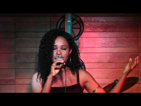 Elisete accompanied by Ron Laor -Yam (Ocean) - Original song