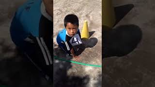 Download lagu Ngakak... Anak kecil lomba lari dari madura pintar banget mp3