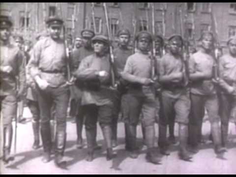 IMAGINILE COMUNISMULUI - TOTUL E ROSU un film de Marian Baciu