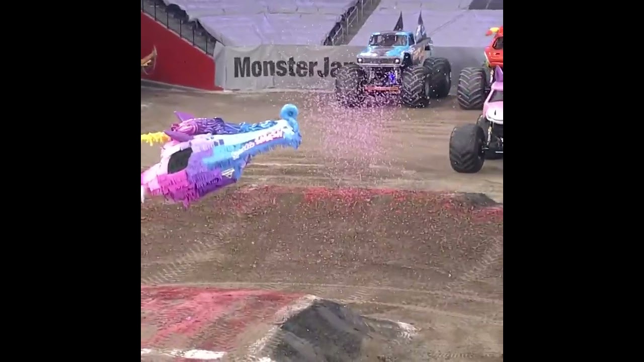 Are YOU ready for another weekend of Sparkle Smash Bash?! 🦄💜✨