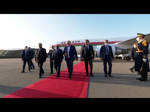 Лукашенко прилетел в Баку. Президенты Беларуси и Азербайджана провели неформальную встречу