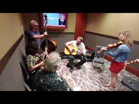 Wheel Hoss twin fiddles jam - IBMA 2018