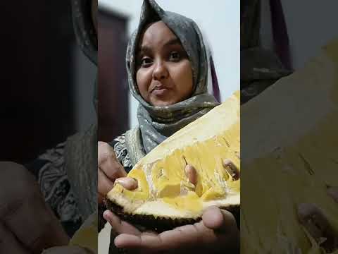 The biggest fruit in the world||#asmr #fruiteating Musfira Azad