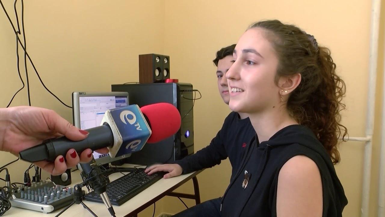 Математическата гимназия „Акад. Боян Петканчин“ с първото училищно радио в областта