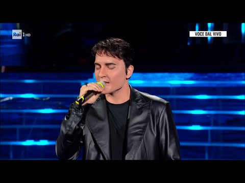 Tony Maiello è Sal da Vinci -  Rossetto e caffè - Tale e Quale Show 26/09/25