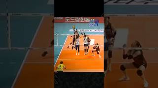 Download lagu Sein kanan belok kiri‼️ Spike keras Mega #megawatihangestri #redsparks #volleyballworld mp3