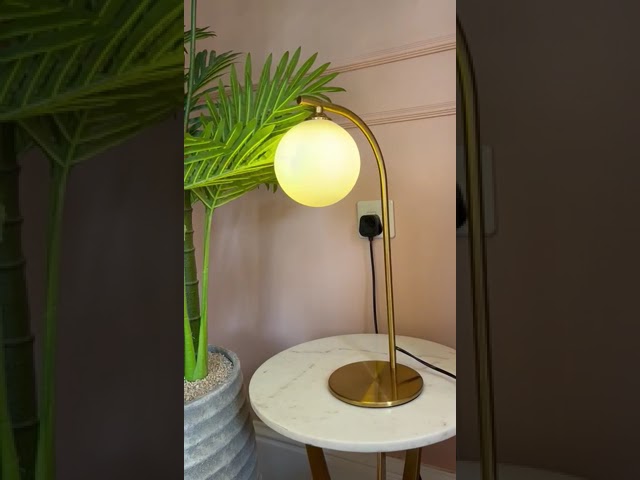 ابجورة راقية ذهبي مودرن مع كرة زجاجية