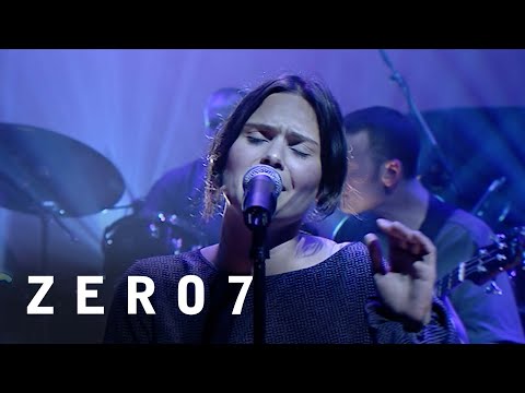Zero 7 Feat. Sophie Barker - In The Waiting Line (Later... with Jools Holland, 19 October 2001)