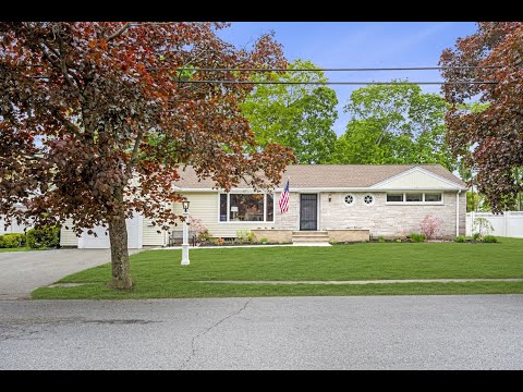 15 Gilway Street Saugus, MA | ColdwellBankerHomes.com