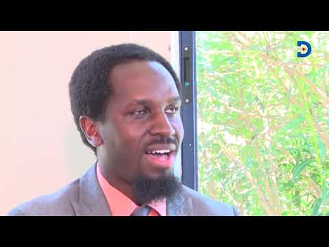 LOVE CLINIC: My girlfriend is still talking to her ex-lover; They even meet for coffee