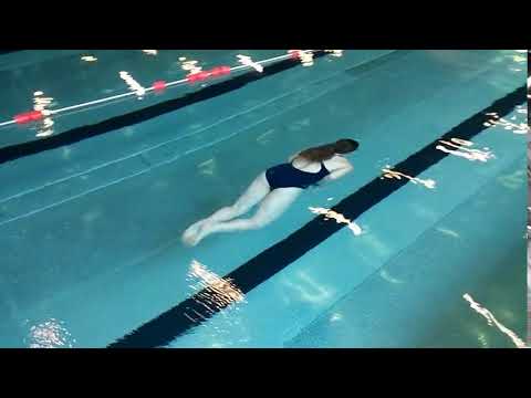 Startsprung mit Tauchzug und Übergang ins Brustschwimmen 7