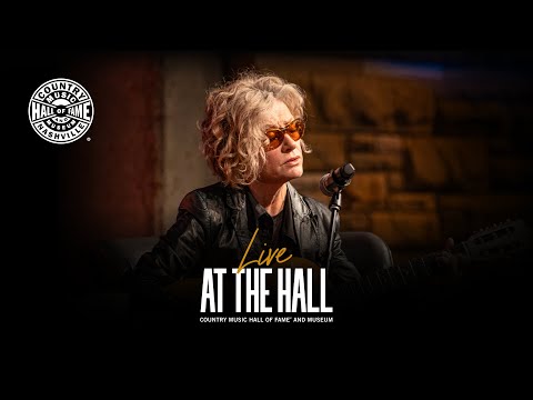 Shelby Lynne Performs "Funny How Time Slips Away" at the Country Music Hall of Fame and Museum