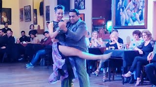 Verónica Rue y Cristian Cisneros. Bien Porteña (D'Arienzo) En lo de Balmaceda 21sep23 (3/3)