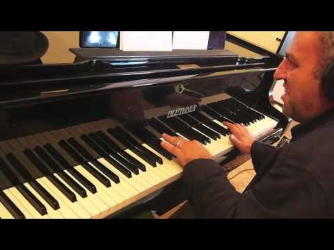 LAURENT ROBIN , VAHAGN HAYRAPETYAN , MATHIAS ALLAMANE , TRIO JAZZ , LIVE IN THE STUDIO . EREVAN .