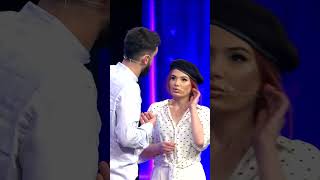 — Բոլորն ինձնից են հարցնում 😃