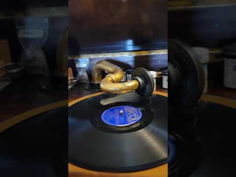 Alexander's Ragtime Band - Eddie Cantor, Bing Crosby, Connie Boswell  Decca Records 1887 1938