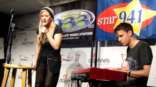 Ellie Goulding Live cover Rihanna's Only Girl in The World - iHeart Lounge