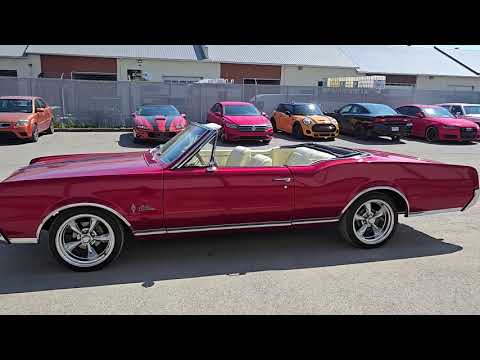 1967 Oldsmobile Cutlass (CC-1970621) for sale in Vaudreuil-Dorion, Quebec