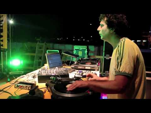 DJ GRUFF -bioshi - sawerio -identità virali festival - IESClothing