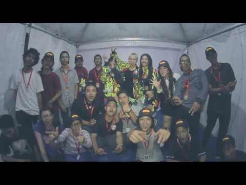 BALIKPAPAN GLOW NIGHT RUN WITH DIVISION ( Delizious Devina - Amelly Latisha - Varra Selvarra )