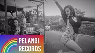 Download lagu Duo Biduan - Telolet | Soundtrack Orang Orang Kampung Duku mp3