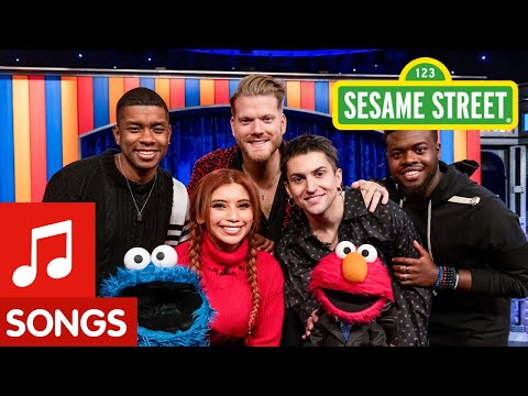 五聲調人聲樂團獻聲搖籃曲組曲 | 艾蒙的「不那麼晚的」秀 (Lullaby Medley feat. Pentatonix | The Not-Too-Late Show with Elmo)