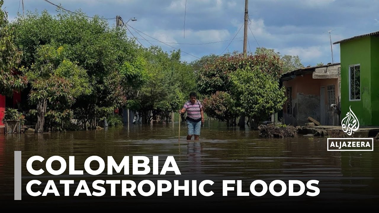 Colombia floods: Emergency responders try to reach 200,000 displaced