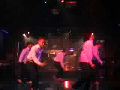 entourage/inicomoze dancers