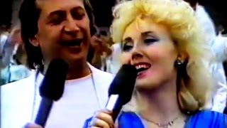 Video thumbnail of "Lepa Brena i Miroslav Ilic - Zivela Jugoslavija - Dan mladosti - (Beograd, 1985)"
