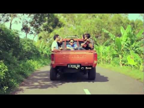 MEDIUM - Bebas ( Bernyanyilah ) Official Video Clip