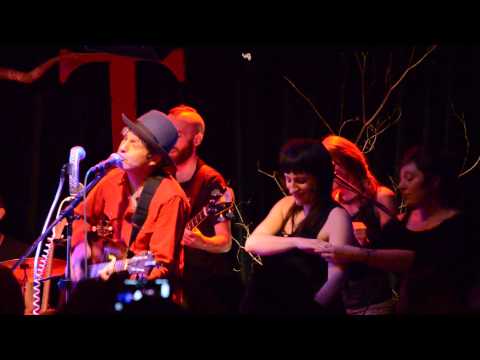 Shook Twins with Steve Poltz Tractor Tavern 04-25-14