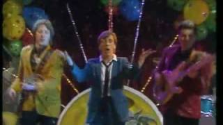 Racey - Runaround Sue 1981