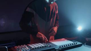 LAPALUX - Live Session - 'Movement i, ii &amp; iii' - 'Make Money ' - Brainfeeder - Soundcheck.tv