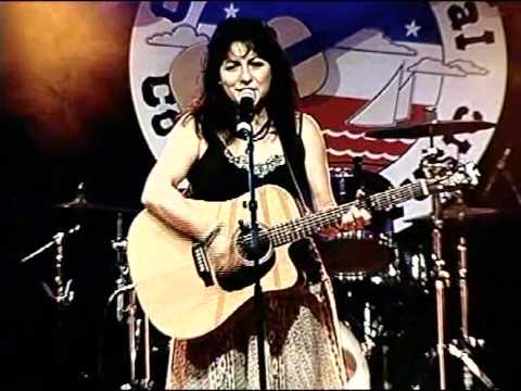 Tish Hinojosa live - Bandera Del Sol (Flag Of The Sun)