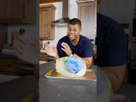 Hereās a faster way to defrost a frozen turkey š§ #problemsolved #thanksgiving #food #holiday #hack