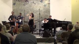 Jamie Beekman sings &quot;700 Houses&quot; - Susan Tedeschi